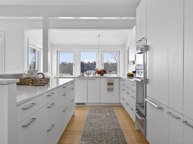 49 Powisset St, Dover, MA 02030