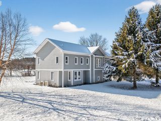 49 Powisset St, Dover, MA 02030