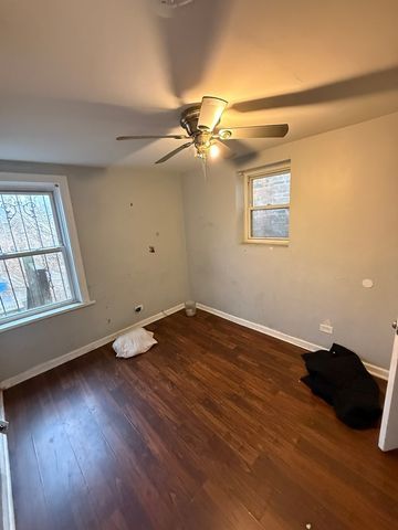 6624 S Marquette Road, Chicago, IL 60637