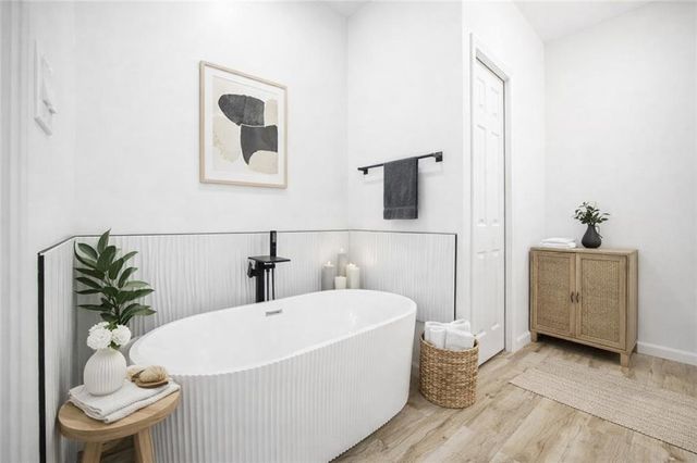 4911 Hocker Drive, Kansas City, MO 64136