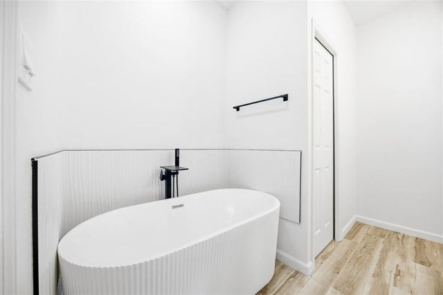 4911 Hocker Drive, Kansas City, MO 64136