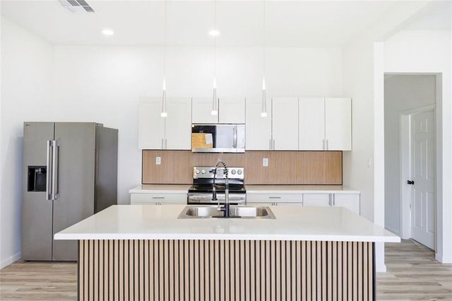 4911 Hocker Drive, Kansas City, MO 64136