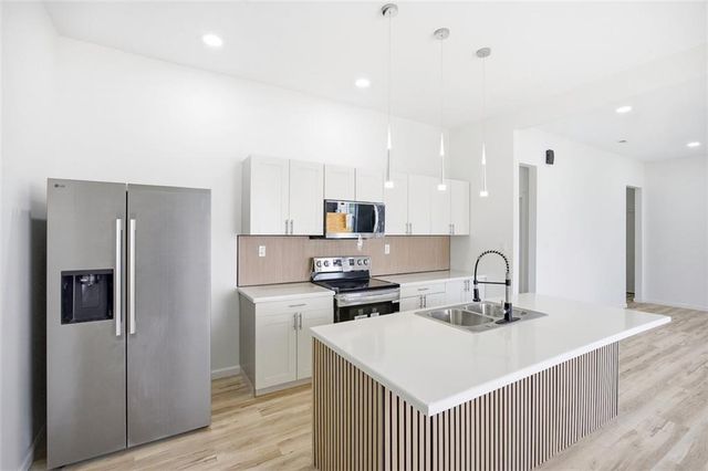 4911 Hocker Drive, Kansas City, MO 64136