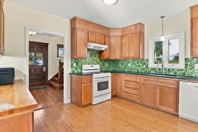 3 Cutting Avenue, Worcester, MA 01606