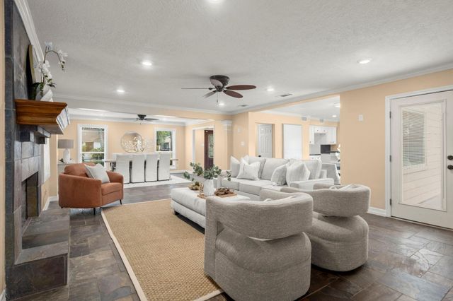 5906 Echo Lake Lane, Houston, TX 77069