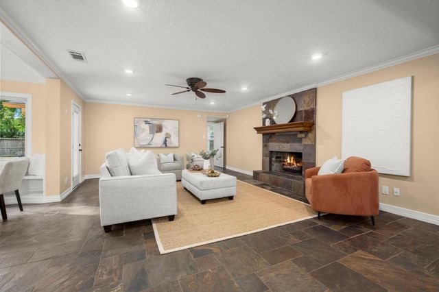 5906 Echo Lake Lane, Houston, TX 77069