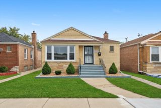 9043 S Luella Avenue, Chicago, IL 60617
