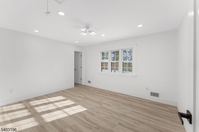 160 Grandview Ave, Piscataway Twp., NJ 08854