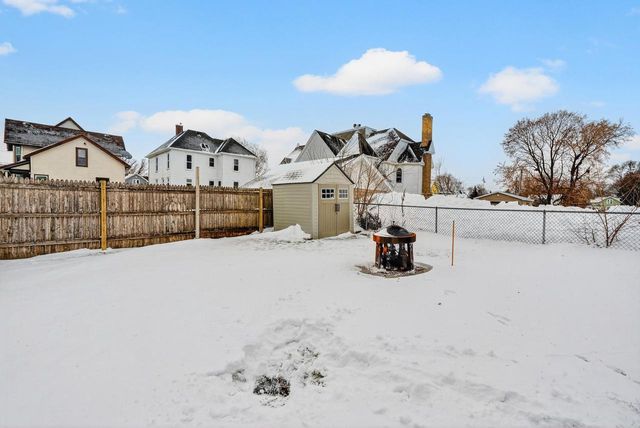 427 W 12th Avenue, Oshkosh, WI 54902