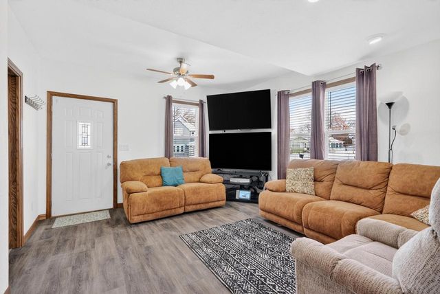 427 W 12th Avenue, Oshkosh, WI 54902