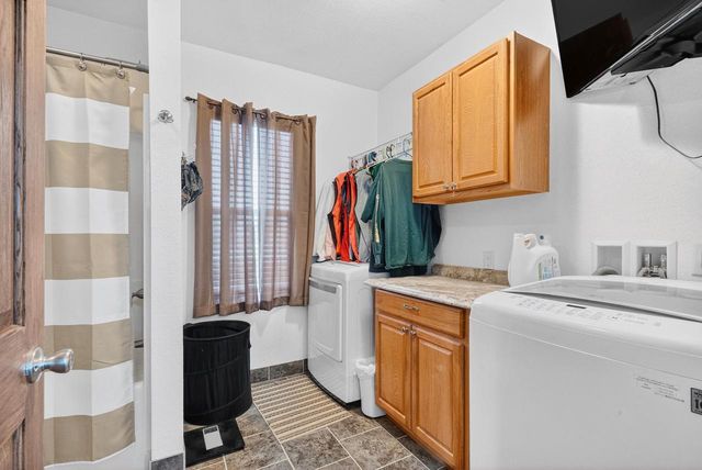 427 W 12th Avenue, Oshkosh, WI 54902