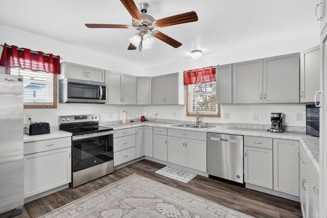 427 W 12th Avenue, Oshkosh, WI 54902