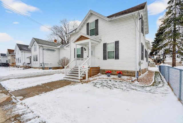 427 W 12th Avenue, Oshkosh, WI 54902