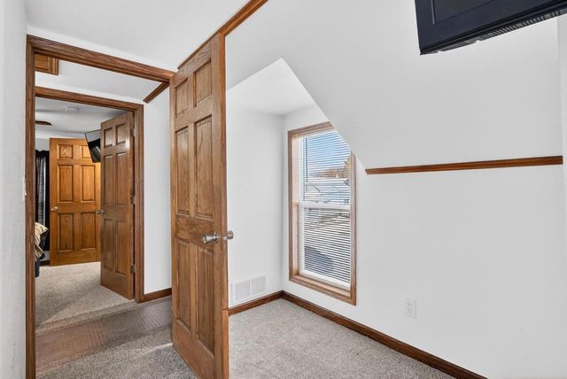 427 W 12th Avenue, Oshkosh, WI 54902