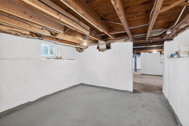 427 W 12th Avenue, Oshkosh, WI 54902