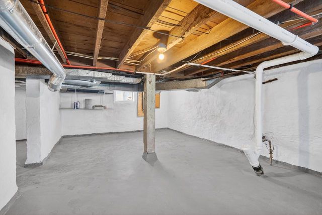 427 W 12th Avenue, Oshkosh, WI 54902