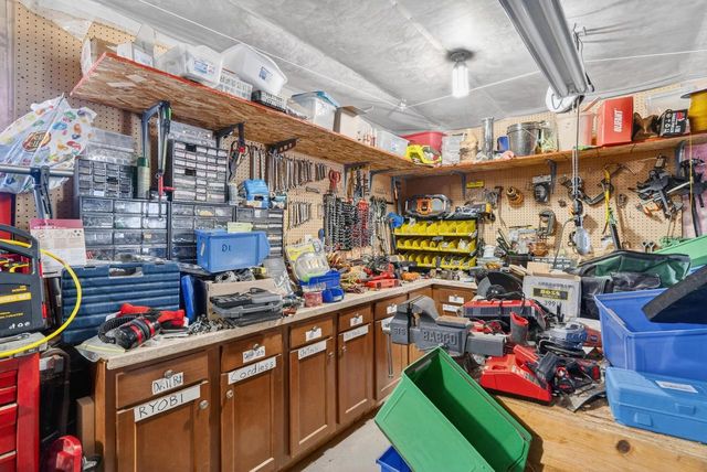 427 W 12th Avenue, Oshkosh, WI 54902