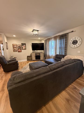 735 Old Highway 52, Lafayette, TN 37083