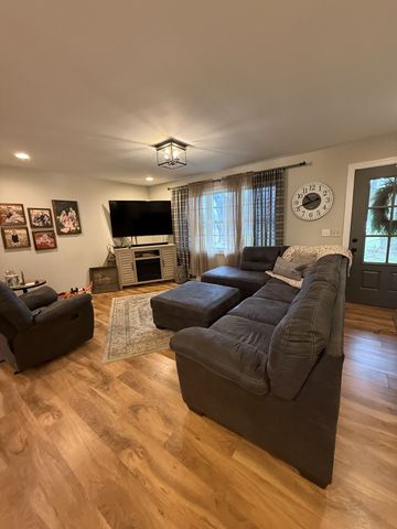 735 Old Highway 52, Lafayette, TN 37083