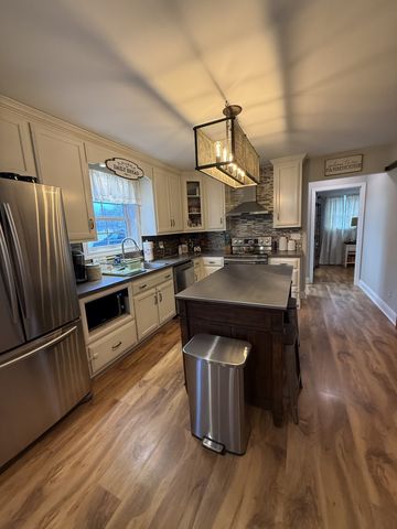 735 Old Highway 52, Lafayette, TN 37083