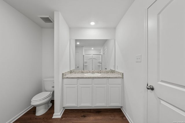 16112 Farmer, Lytle, TX 78052