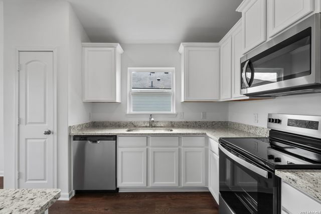 16112 Farmer, Lytle, TX 78052