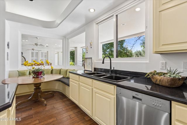 5912 E SAPPHIRE Lane, Paradise Valley, AZ 85253