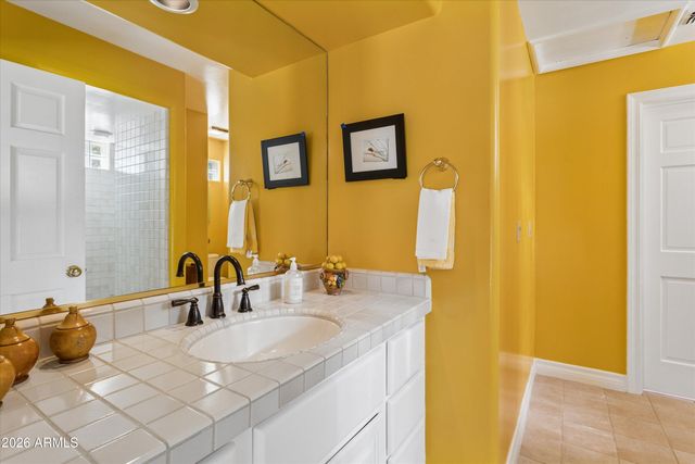 5912 E SAPPHIRE Lane, Paradise Valley, AZ 85253
