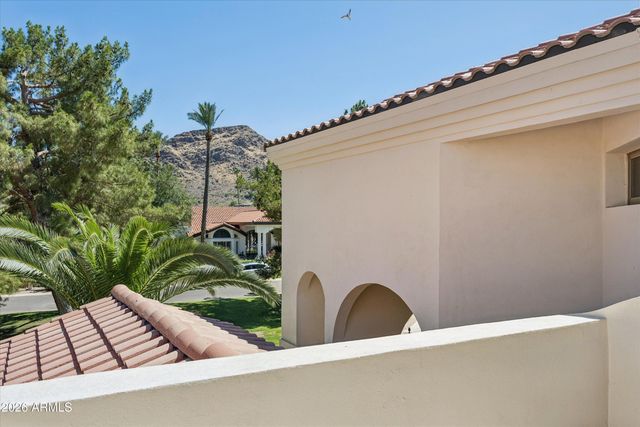 5912 E SAPPHIRE Lane, Paradise Valley, AZ 85253