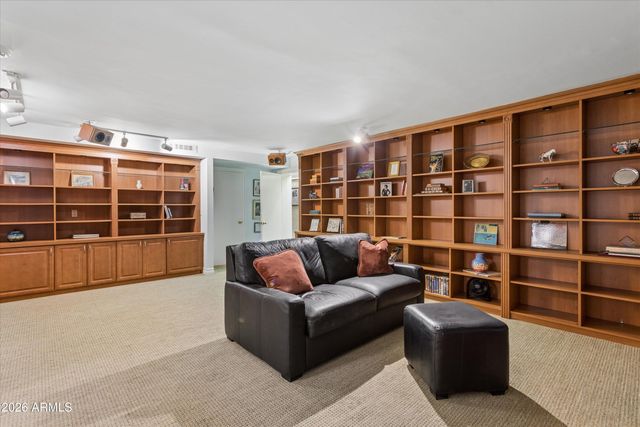 5912 E SAPPHIRE Lane, Paradise Valley, AZ 85253