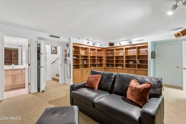 5912 E SAPPHIRE Lane, Paradise Valley, AZ 85253