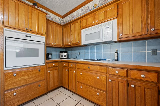 1602 Murry Drive, Cleburne, TX 76033