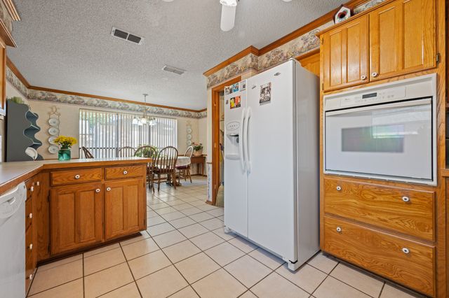 1602 Murry Drive, Cleburne, TX 76033