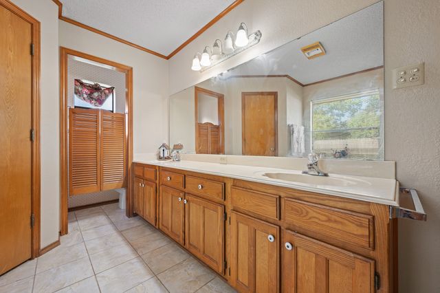 1602 Murry Drive, Cleburne, TX 76033