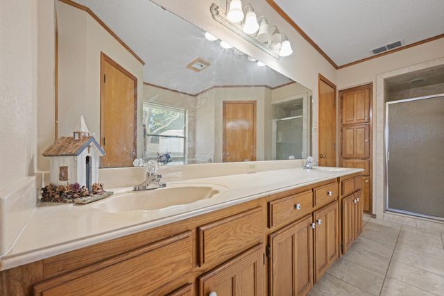 1602 Murry Drive, Cleburne, TX 76033