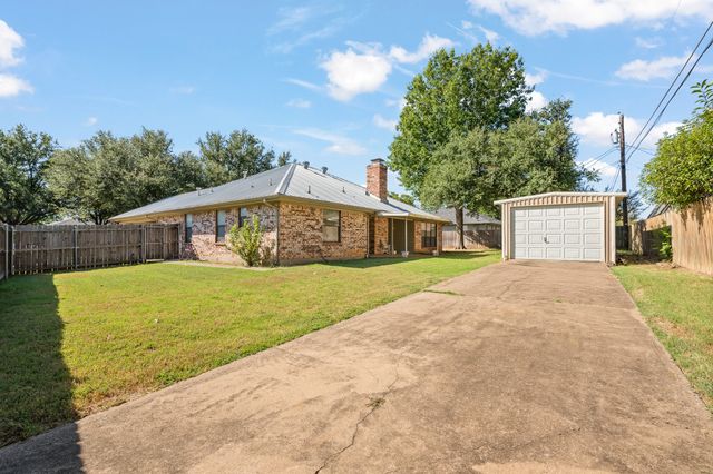 1602 Murry Drive, Cleburne, TX 76033