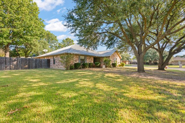 1602 Murry Drive, Cleburne, TX 76033
