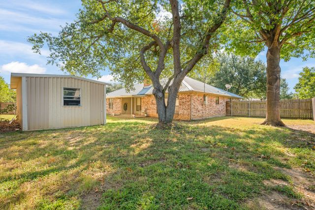 1602 Murry Drive, Cleburne, TX 76033