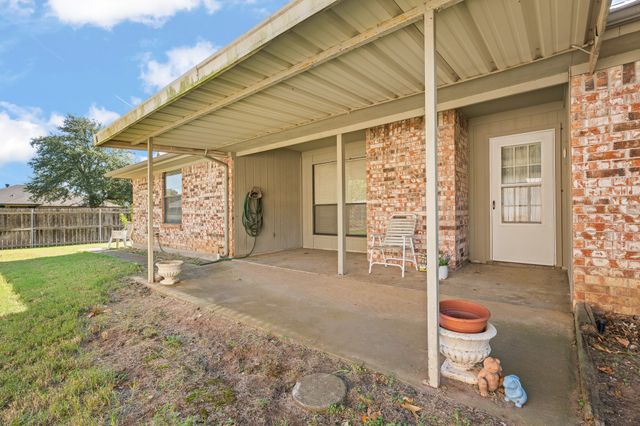1602 Murry Drive, Cleburne, TX 76033