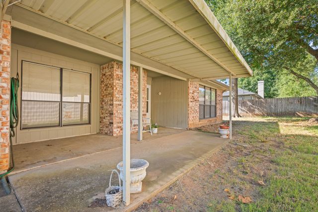 1602 Murry Drive, Cleburne, TX 76033