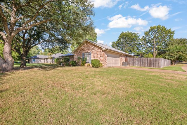 1602 Murry Drive, Cleburne, TX 76033