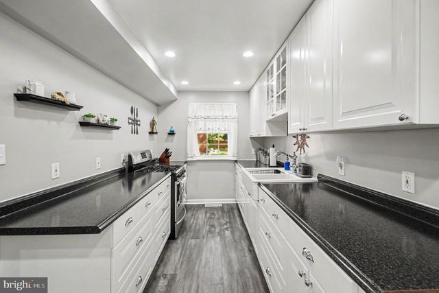 14337 BELLEVILLE AVE, Woodbridge, VA 22193