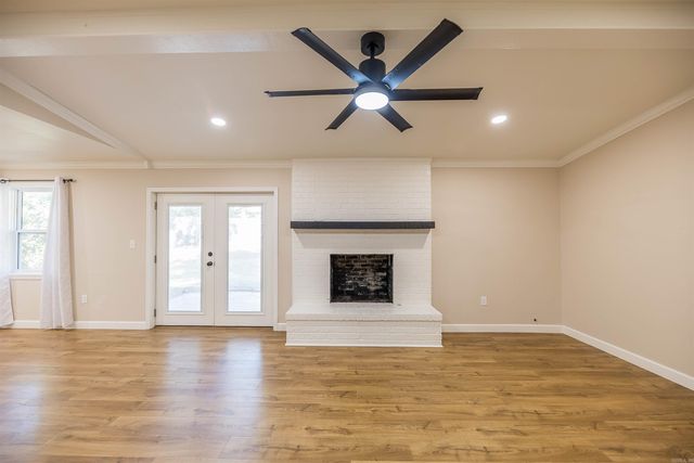 926 Brookwood Dr, El Dorado, AR 71730