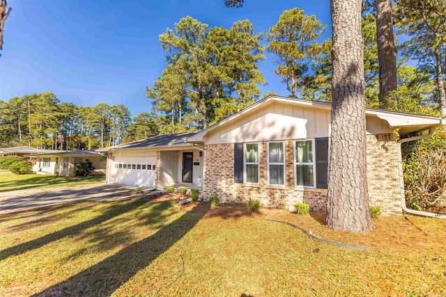 926 Brookwood Dr, El Dorado, AR 71730