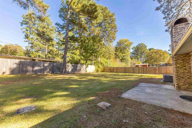 926 Brookwood Dr, El Dorado, AR 71730