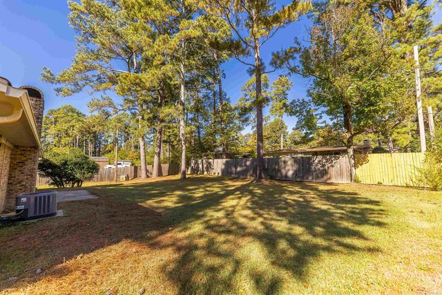 926 Brookwood Dr, El Dorado, AR 71730