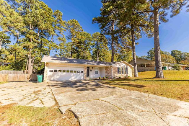 926 Brookwood Dr, El Dorado, AR 71730