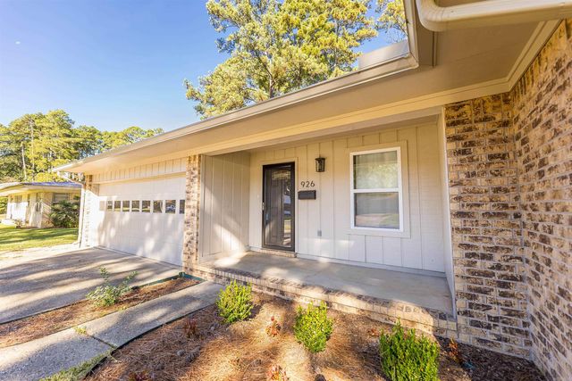 926 Brookwood Dr, El Dorado, AR 71730