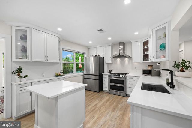 10146 SPRING LAKE TER, Fairfax, VA 22030