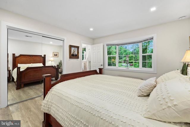 10146 SPRING LAKE TER, Fairfax, VA 22030